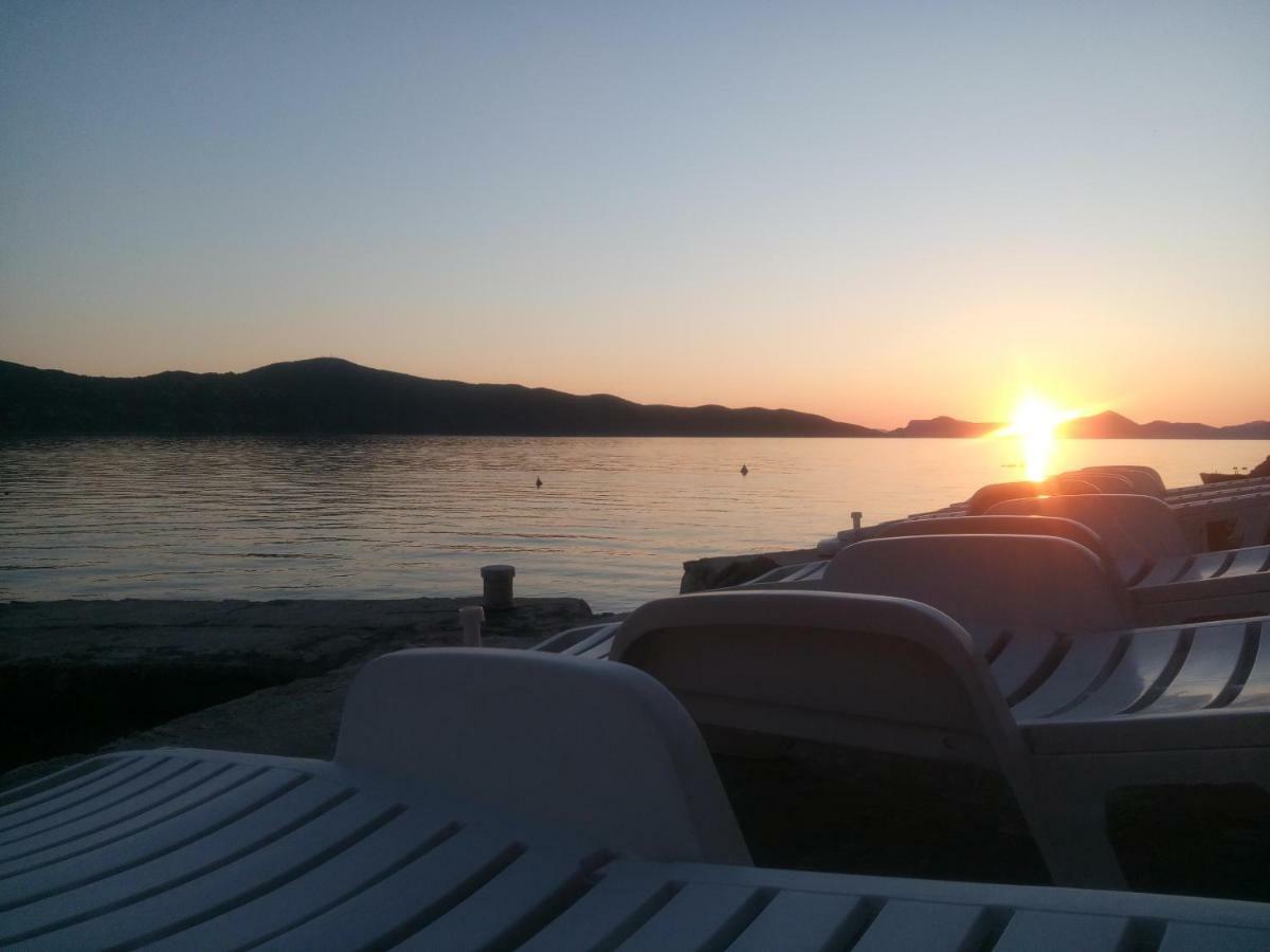 Sunset Apartments 슬라노 외부 사진